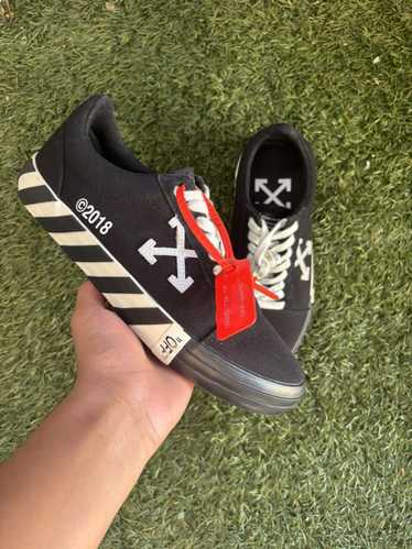 OFF-WHITE Vulc Low White Updated Stripes オフホワイト バルク OFF-WHITE Vulc Low White Updated Stripes オフホワイト バルク