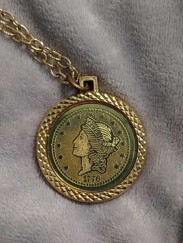 美しいデザインのオルゴール Gold 1776 $20 - Gem