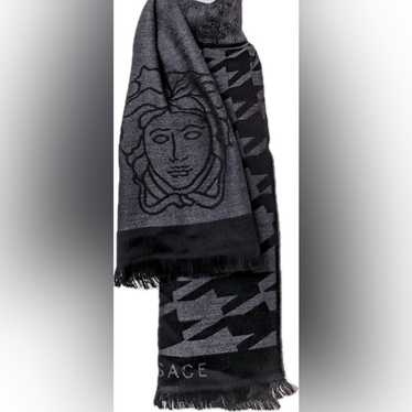 スカーフ VERSACE Woman Scarf Grey 10016001A13785 5E450 スカーフ VERSACE Woman Scarf Grey 10016001A13785 5E450