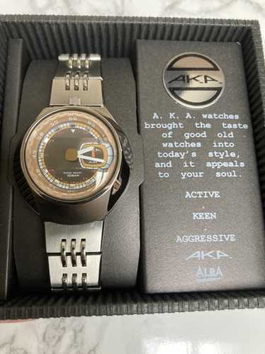 Kouさま専用ALBA AKA V707-0A10 赤文字盤 クオーツ USED SEIKO ALBA AKA V707-0A10 赤文字盤 クオーツ USED Seiko alba