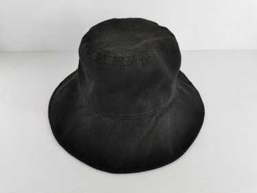 Agnes b. × hat - Gem