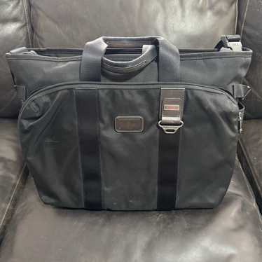 TUMI LPHA BRAVO Belvoir DAILY TOTE ブラック TUMI LPHA BRAVO Belvoir DAILY TOTE ブラック