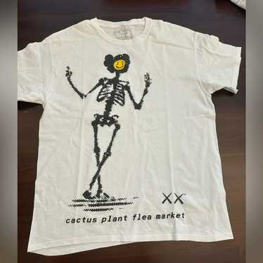 FW21 送料関税込み！KAWS x Cactus Plant Flea Market T-shirt KAWS X Cactus Plant Flea Market T-Shirt Black (KAWS-SS06