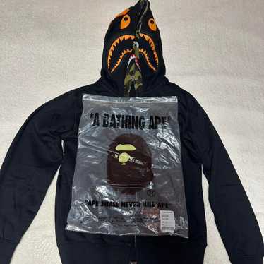 ☆上海限定☆ undefeated × BAPE ダブル シャーク パーカー a