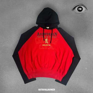 vetements ANTWERPEN CHAMPION パーカー 赤黒 デムナ Vetements x Champion Releases an Eccentric Activewear