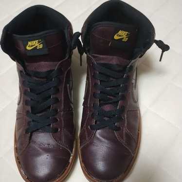 Nike Zoom Classic High SB Burgundy High Top Skateboard Shoes