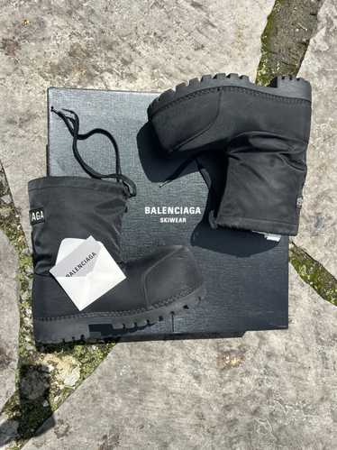 【BALENCIAGA】SKIWEAR ALASKA ローブーツ ナイロン Balenciaga Skiwear Alaska Low Boots | Saks Fifth Avenue