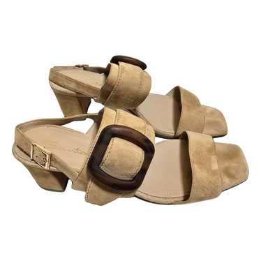 サンダル・ミュール Santoni Sandals Santoni Serpenti slingback sandals for Women - Gold in UAE