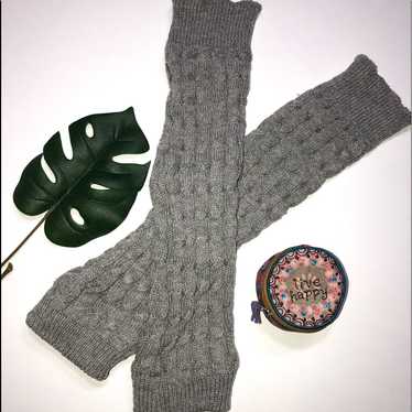 ◇ODD ONE OUT◇ BUTTON SLIT KNIT LEG WARMER GRAY Evie Knitted Slit Leg Warmers