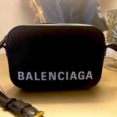Balenciaga balenciaga ville camera - Gem