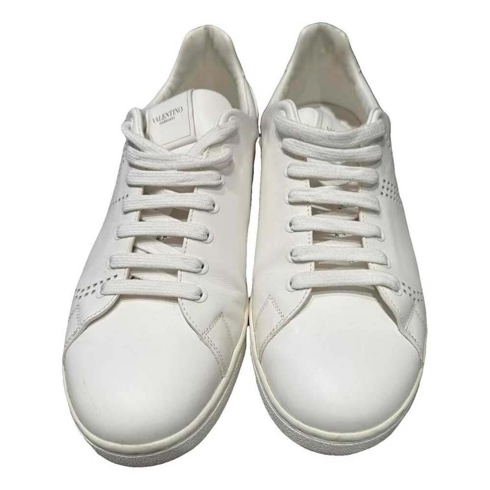 Valentino Garavani Backnet leather low trainers