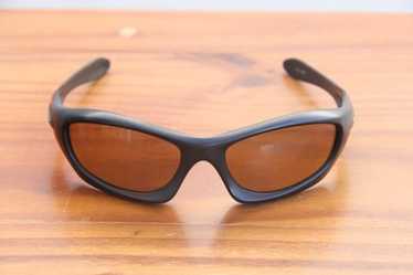 ＯＡＫＬＥＹ OAKLEY 05-015　Monster Dog Oakley Monster Dog Sunglasses — CampSaver