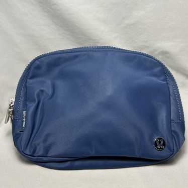 新品 ルルレモン ベルトバッグ - Navy Lululemon navy belt bag - Gem