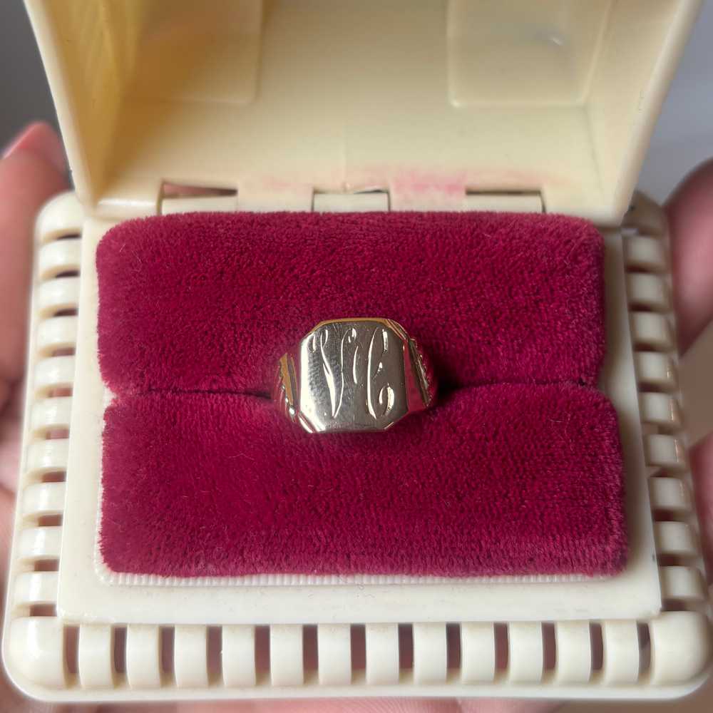 14k signet with script VC initials - image 1