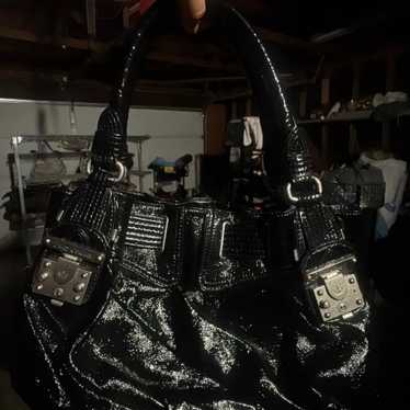 バッグ JUICY COUTURE Y2K PATENT LEATHER BAG BLK JUICY COUTURE Y2K PATENT LEATHER BAG BLK
