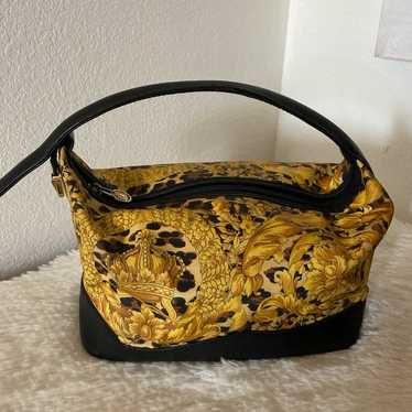 バッグ 00s Versace bag gold baroque y2k VERSACE Baroque PARFUMS Clutch Zipper Bag customized