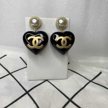 ☆存在感抜群☆【CHANEL】ロゴ入りハート型リング ゴールドx黒 Chanel earrings heart black - Gem
