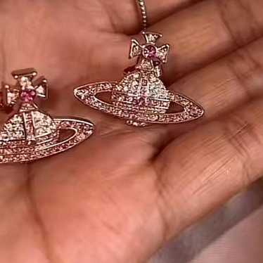 【VIVIENNE WESTWOOD】 BERNARDINA EARRINGS : MILKY PINK CZ Women's Designer Earrings | Vivienne Westwood®