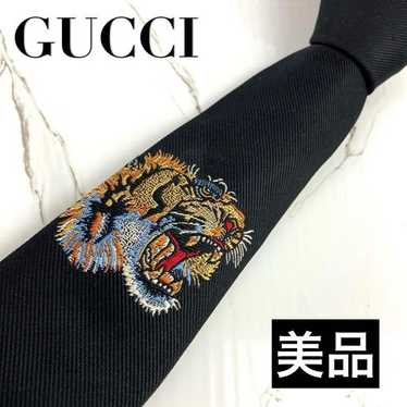 GUCCI ネイビータイ ハート ミツバチ刺繍 GUCCI ネイビータイ ハート ミツバチ刺繍