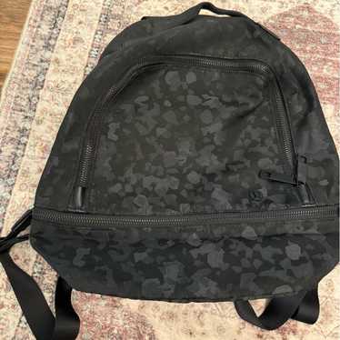 ルルレモン city adventure Mini バックパック カモフラージュ City Adventurer バックパック 20L | バッグ | Lululemon JP