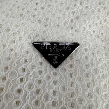 プラダ ホワイトブローチ Prada brooch - Gem