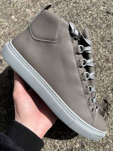 BALENCIAGA MENS Arena High Top Leather Sneakers Noir Black