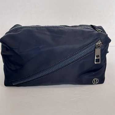 新品 ルルレモン ベルトバッグ - Navy 210.jpg