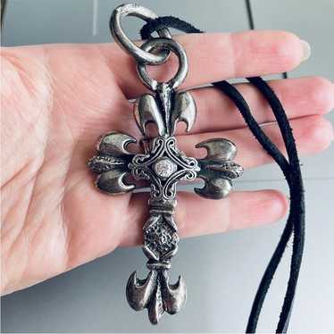 ◆ KING BABY キングベイビー Gothic Cross Pendant King Baby Small Alloy Traditional Cross Pendant Necklace