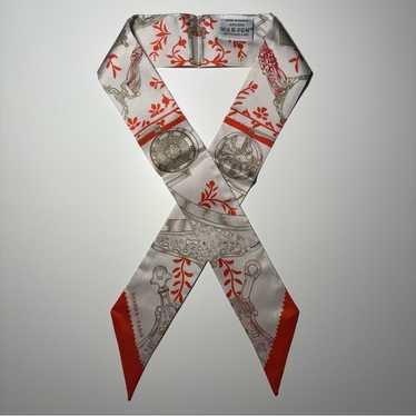 小物 HERMES Twilly Etriers Remix Hermès Etriers Remix Twilly Silk Scarf in Graphic Design