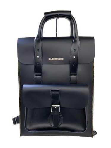 Dr. Martens ブラックバックパック A bag built to last. Our new Box backpack is made from a