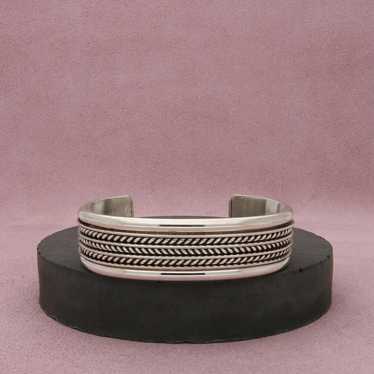 TOM HAWK トムホーク V LINE BANGLE TOM HAWK トムホーク V 1 LINE BANGLE トムホーク
