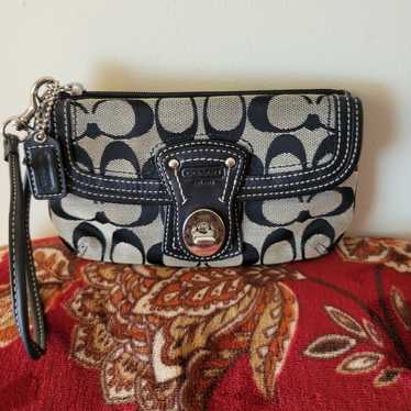 極美品✨Coach Legacy Stripe Turn lock Pouch 極美品✨Coach Legacy Stripe Turn lock Pouch 極美品✨Coach Legacy