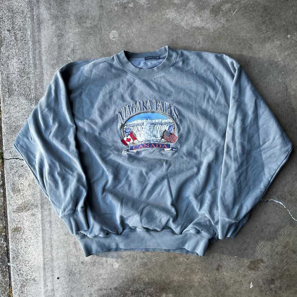 NIAGRA FALLS CANADA BRANDY MELVILLE SWEATSHIRT CREWNECK ONE SIZE FITS XL