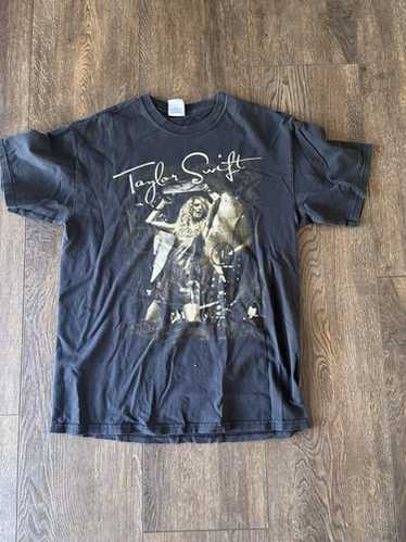 【激レア】Taylor Swift ヴィンテージTシャツ Fearless期 激レア】Taylor Swift ヴィンテージTシャツ Fearless期 - メルカリ