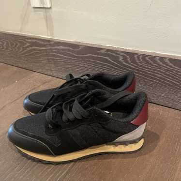 Valentino Garavani★ブラック＆レッド Rockrunner スニーカー New Valentino Garavani RockRunner Mesh Studded Men Sneakers