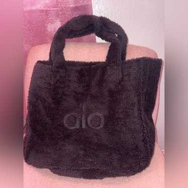 【ALO Yoga】FAUX FUR TOTE BAG ブラック 海外限定 ALO Yoga】FAUX FUR TOTE BAG ブラック 海外限定 (ALO Yoga