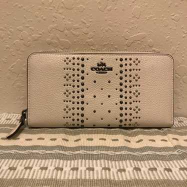 COACH BANDANA RIVETS SMALL CHALK LEATHER WALLET 55720 EUC | eBay