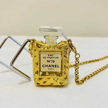 Chanel chanel no.19 perfume - Gem