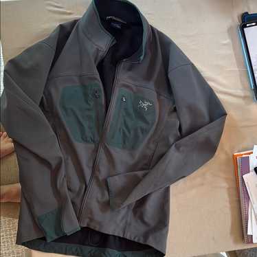 Arcteryx mens green and - Gem