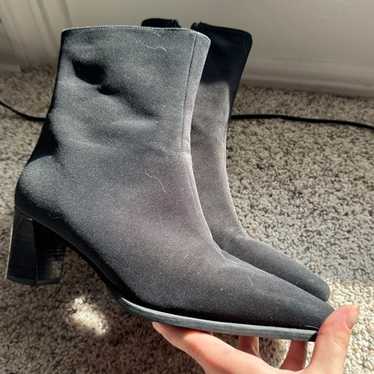 stuart weizman | black block heel slip on women's… - image 1