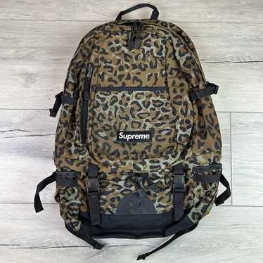 美品✨【supreme】17AW Leopard Fleece Backpack Supreme Leopard Fleece Backpack White - FW17 - US