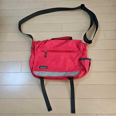 patagonia メッセンジャーバッグ　usa USA製 Patagonia メッセンジャーバッグ 黒 99年製 90s