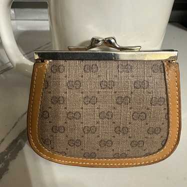 GUCCI ♡ Vintage ♡ clasp coin purse Vintage Gucci Coin Purse Kiss Lock Canvas/Leather Detail