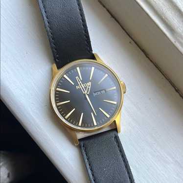 ニクソン THE DIPLOMAT ゴールド　腕時計 Nixon Diplomat ss, Swiss GMT. - YouTube