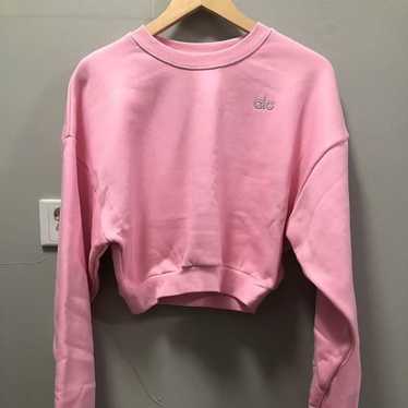 超レア!Alo Cropped Accolade Crewneck ピンク！ Cropped Accolade Crewneck - Sweet Pink | Alo Yoga