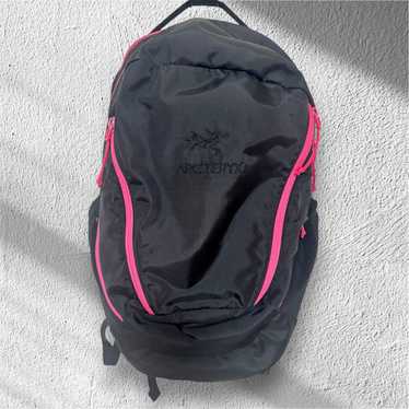 アークテリクス マンティス26 ビームス別注 ピンクブラック 楽天市場】beams x arc'teryx mantis 26の通販