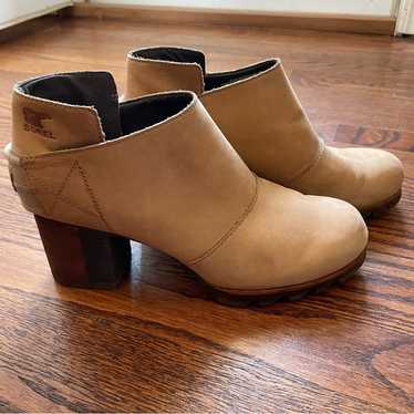 sorel addington strap bootie