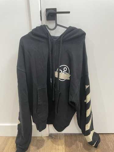 【関税込み】Off-White ブラック Tape Arrow フーディ Off-White Tape Arrow Hoodie | Black | FARFETCH