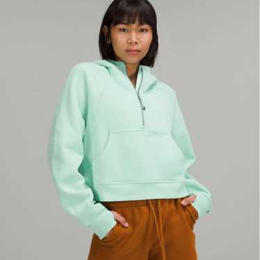 ルルレモン scuba ミントグリーン M/L ルルレモン scuba ミントグリーン M/L Scuba フルジップフーディ