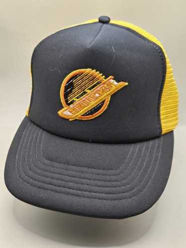 Amazon.com: VANCOUVER CANUCKS VINTAGE '47 MVP OSF / BLACK